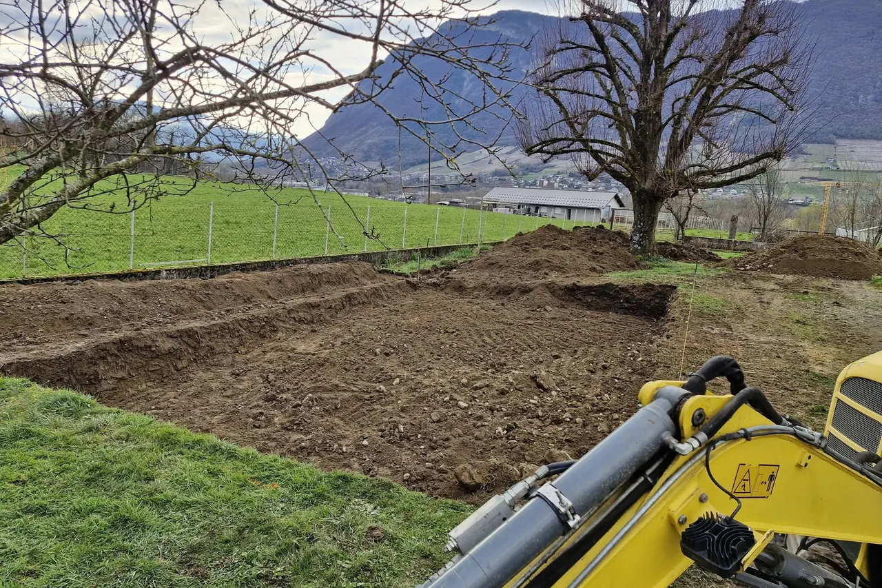 Terrassement à la mini-pelle en Savoie